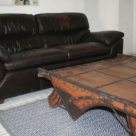 Cornaro Fine Arts Center Apartment Limassol Ngoại thất bức ảnh