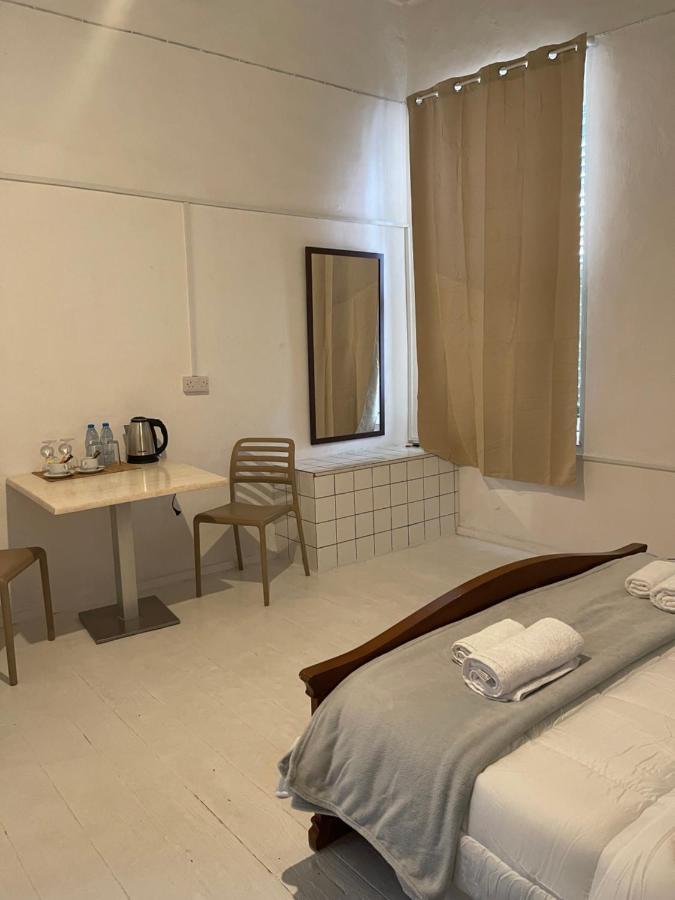 Cornaro Fine Arts Center Apartment Limassol Ngoại thất bức ảnh