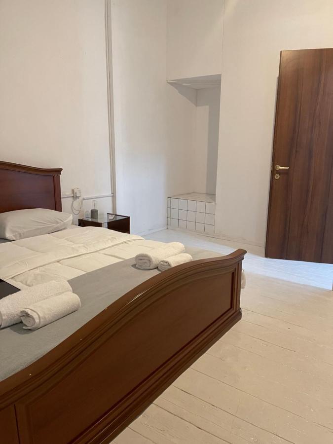 Cornaro Fine Arts Center Apartment Limassol Ngoại thất bức ảnh