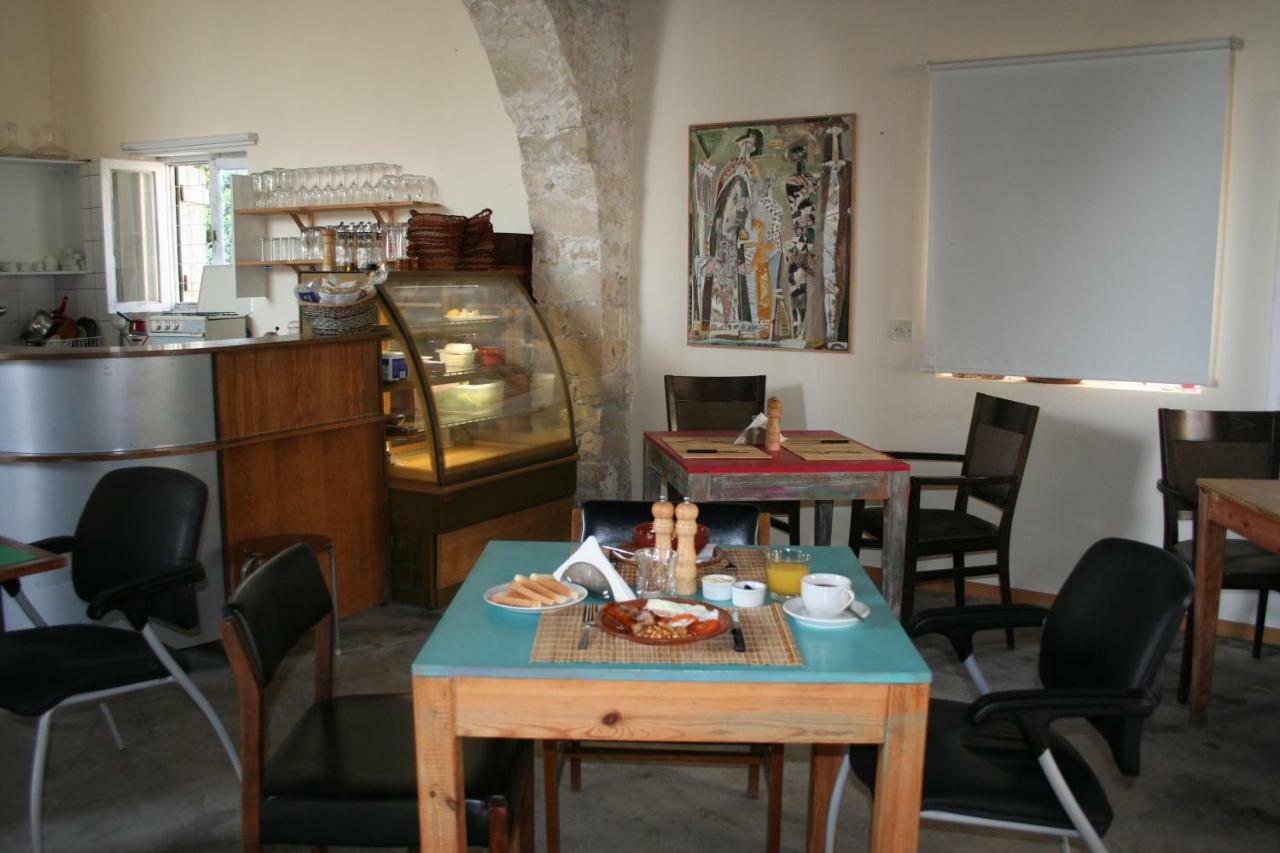 Cornaro Fine Arts Center Apartment Limassol Ngoại thất bức ảnh