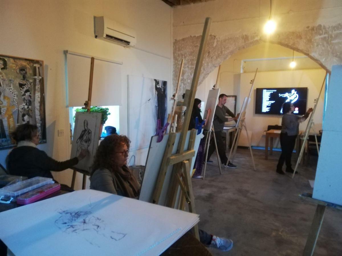Cornaro Fine Arts Center Apartment Limassol Ngoại thất bức ảnh